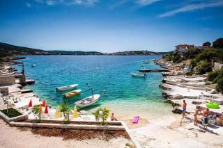 Luxuriöses Ferienhaus Mit Pool Direkt Am Meer - Rogoznica - 5