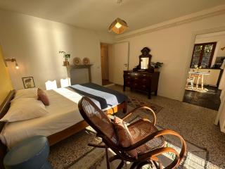 Daisy One Bedroom Lake View, Private Terrace & Garden - 7