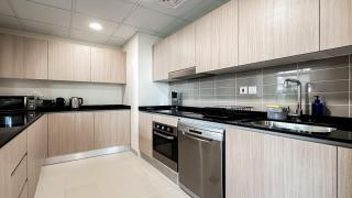 Trophy-Lux Villa w Big Garden & BBQ Grill - 6