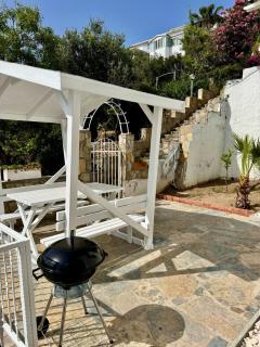 Villa with Sea View - - 3
