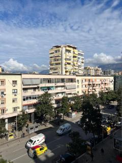 Central Tirana Apartment - Tirana - 1