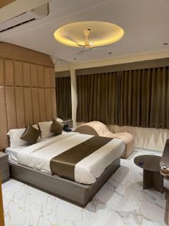 Hotel Lotus - Ahmedabad - 8