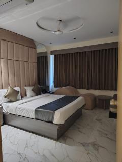 Hotel Lotus - Ahmedabad - 7