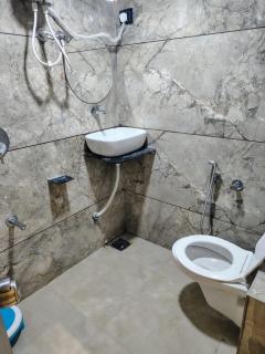 Hotel Lotus - Ahmedabad - 1