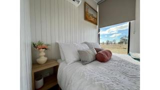 Avondale Heights by Tiny Away - - 5