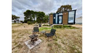 Avondale Heights by Tiny Away - - 8