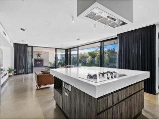 The Sinatra Holiday House in Mulwala - 10 individual beds - Mulwala - 8