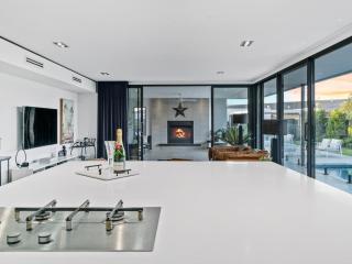 The Sinatra Holiday House in Mulwala - 10 individual beds - Mulwala - 4