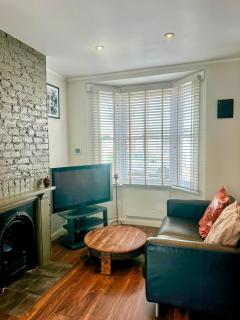 Cosy 2BR House in Stratford & Westfield Area - London - 1
