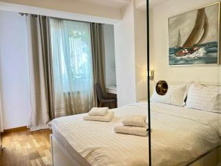 The Central Nook - 1