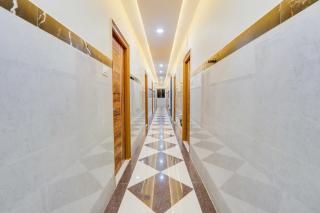 Super Townhouse Gachibowli Near Sky View - 1