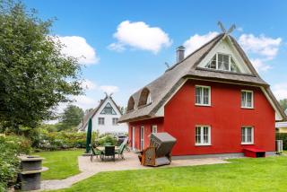 Exklusives Reetdachhaus Mit Wohlfühlcharakter In Idyll, Lage Mit Gr, Süd Grundstück Für 8 Personen - Glowe - 3