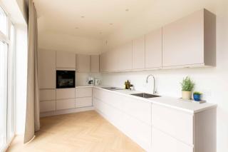Stunning Premium Apartment with Private Rooftop - 6