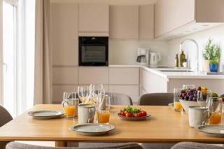 Stunning Premium Apartment with Private Rooftop - 1