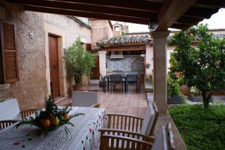 Liebevoll Eingerichtetes Ferienhaus Über Zwei Etagen Mit Einem Gemütlichen Garten Mit Veranda Und Außenküche - Palma de Mallorca - 8