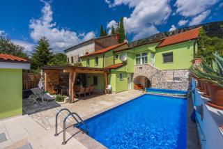 Ferienhaus mit zwei Küchen, Garten, großer Terrasse und Swimmingpool - Bribir - 0