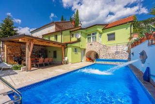Ferienhaus mit zwei Küchen, Garten, großer Terrasse und Swimmingpool - Bribir - 9