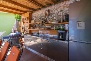 Ferienhaus mit zwei Küchen, Garten, großer Terrasse und Swimmingpool - Bribir - 5