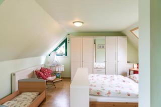 Ferienhaus mit Gästezimmer für sechs Erwachsene und einem Kind bis sechs Jahre mit Terrasse und Garten - Zehdenick - 1