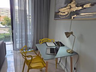 Chic & Elegant at Ellipse - 2