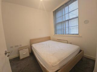 King's Cross Apartment - 1
