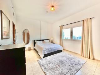 Chic 1BR with the City Views - 4