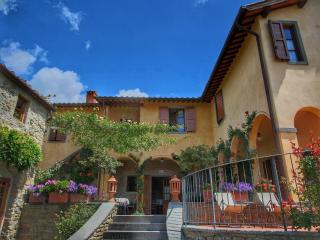Majestic Farmhouse in Loro Ciuffenna with Pool - Loro Ciuffenna - 8