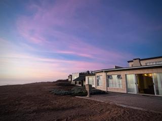 6 bedroom seafront retreat - Hentiesbaai - 9