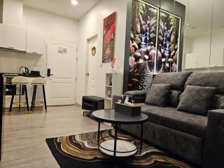 Free Airport Pick Up ! 12th Floor Cozy Studio Room, 5 mins walk to IconSiam & BTS - Bangkok - 5