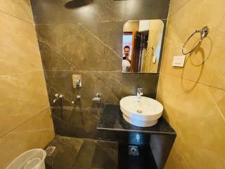 Ganga Near Victory Tunnel & Mall Road Simla in City Center - 9