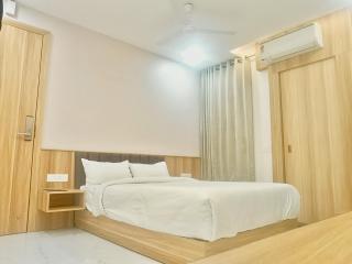 Accuotel Inn The Lavish Villa - 8