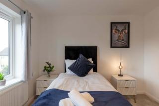 Modern & Spacious 4 Bedroom House in Yeovil - - 4