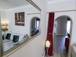 Llandudno 3 Bedroom Holiday Apartment in Town Centre - Llandudno - 8
