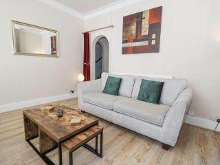 Llandudno 3 Bedroom Holiday Apartment in Town Centre - 9