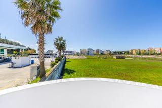 1BR Apartment with Mountain Views Golem - Golem - 9