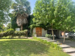 Excepcional casa en Y B - 1