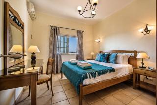 Rebela 1st Algarve Villa Holidays - 8