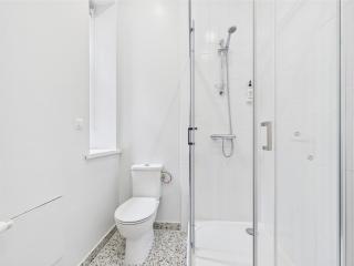 Central 2BR Apartment - 10min to Old Town - Riga - 2