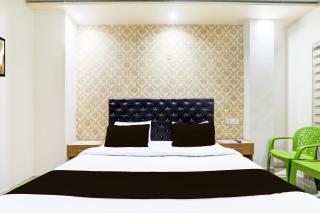 Hotel O Us in - Varanasi - 0