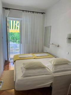 Apartments Lovorka - Barbat na Rabu - 1