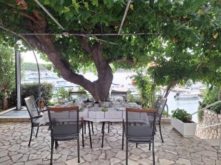 Apartments Lovorka - Barbat na Rabu - 0