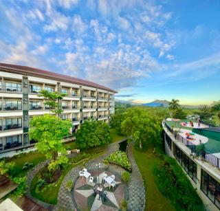 The Green Peak, ARTOTEL Curated - Puncak - 0