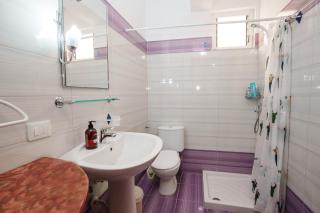 Sarah's Apartments - 5 min walk to Beaches & Boulevard - big balcony! - Saranda - 5