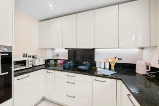 7 mins from Reading Town Centre - Spacious 4BR Apartment - Earley - 2
