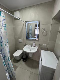 Central Tirana Apartment - Tirana - 2