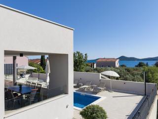 Holiday Home Luxury Sea View by Interhome - 2