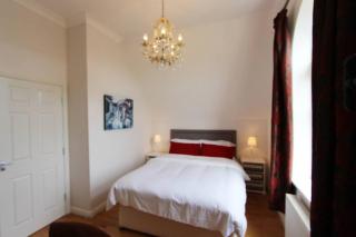 Immaculate 4BD Family Home in Lee on the Solent - Lee-on-the-Solent - 3