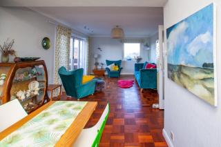Mid-Century Gem Steps from the Beach - Edimburgo - 0