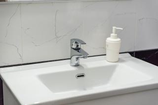 Stylish Apartment by the Beach Free Parking - Vlorë - 7