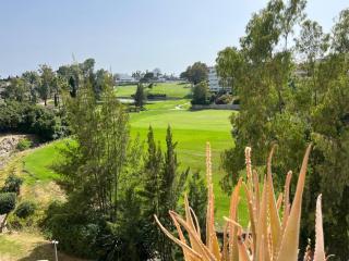 Frontline Golf Apartment - 9